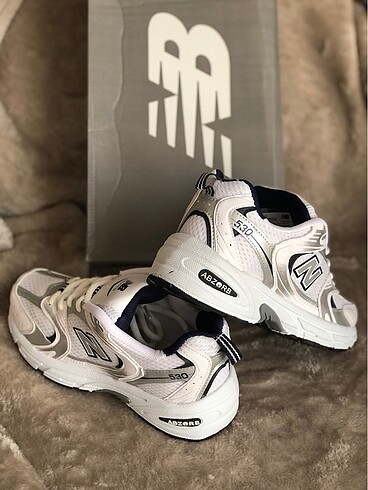 NEW BALANCE KADIN SPOR AYAKKABI GÜMÜŞ