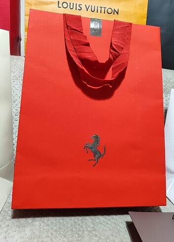 Beden çeşitli Renk Ferrari Louis Vuitton Chanel Dior Channel Carolina Herrera Karto