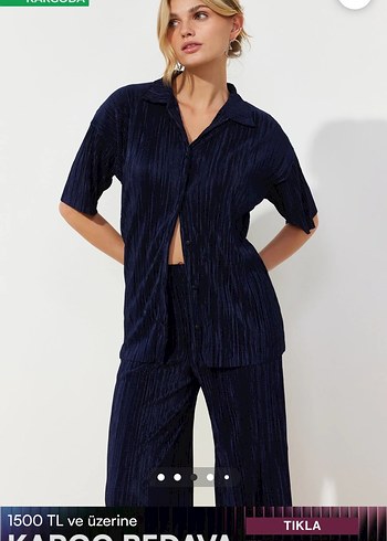 Lacivert V Yaka Piliseli Kadın Takım - Görsel 4