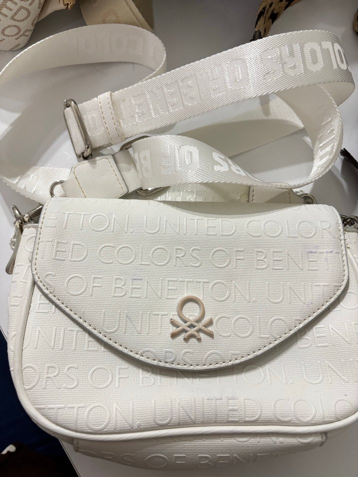 Zincir Detaylı Beyaz Kadın Çapraz Çanta - Görsel 2