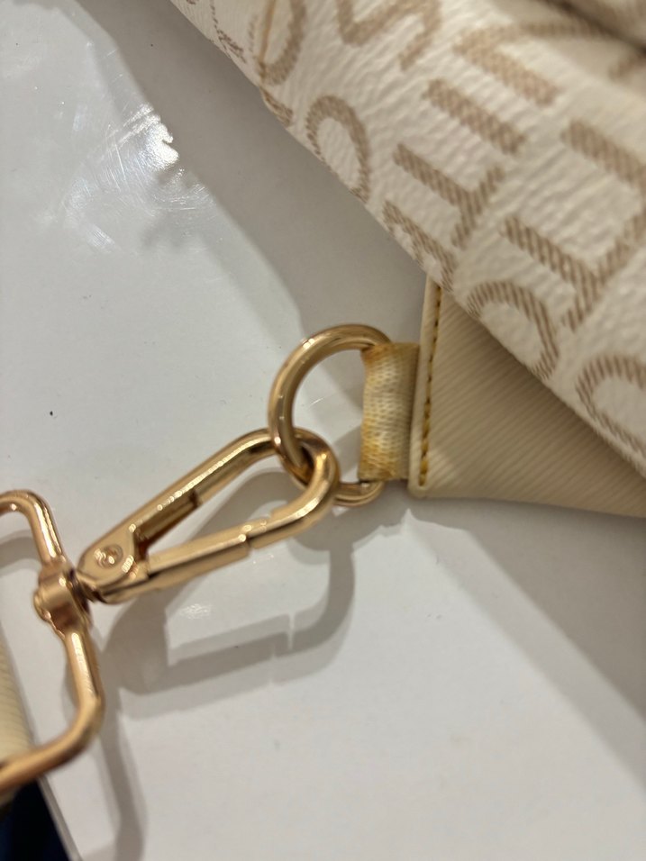 Kadın Beyaz Tokalı Çapraz Çanta - Görsel 3