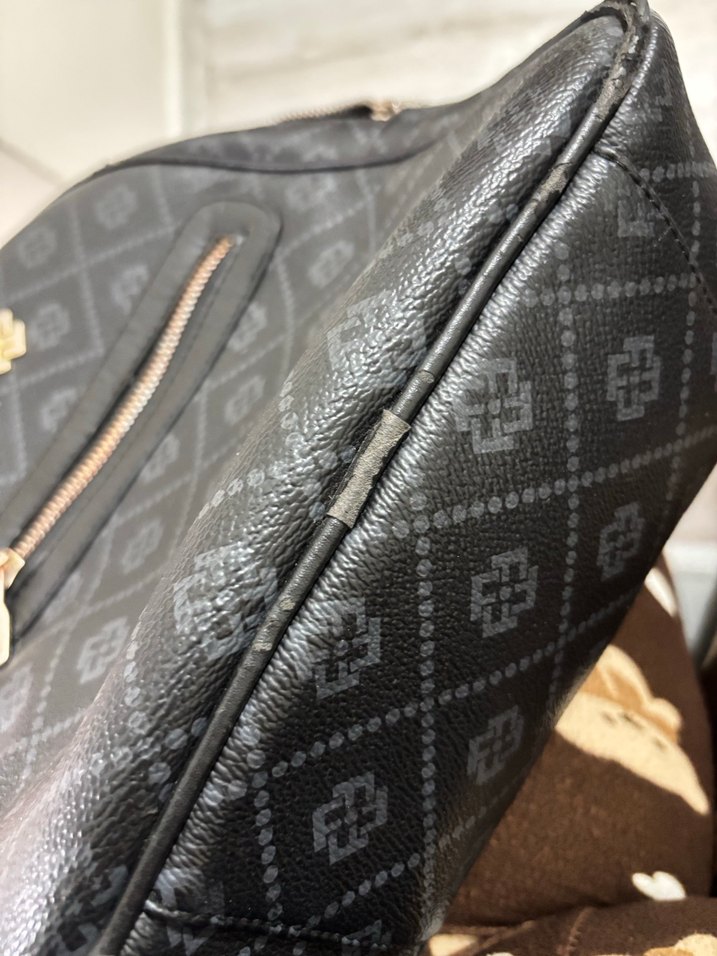 Fermuarlı Siyah Desenli Kadın Deri Sırt Çantası - Görsel 4