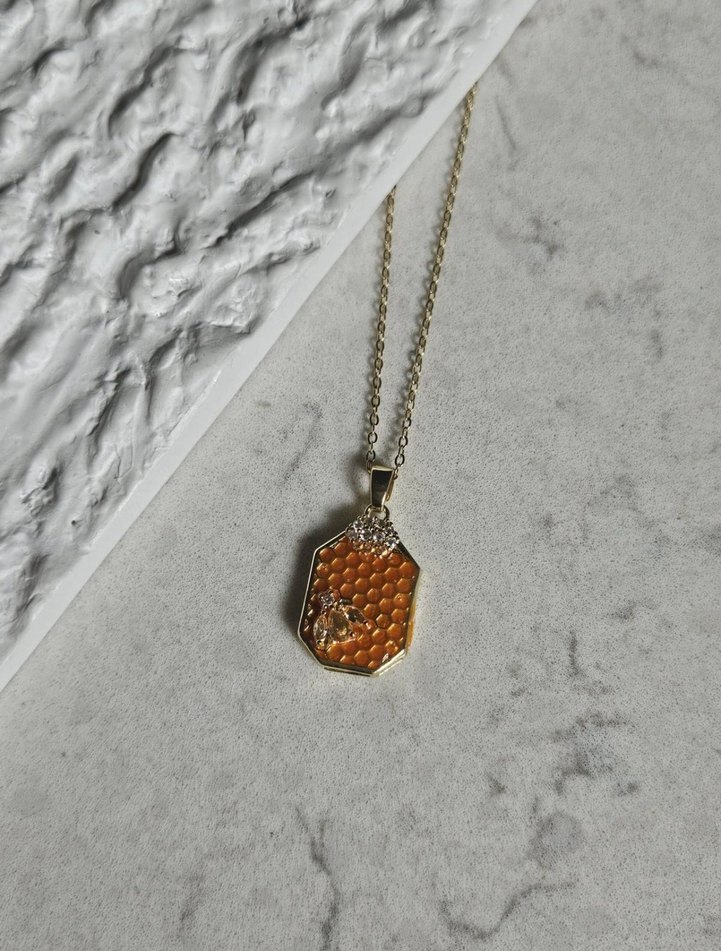 Modern Klasik Altın Zincirli Yılan Desenli Kolye - Görsel 4