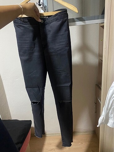 Gri skinny diz yırtık pantolon