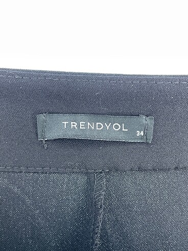 34 Beden siyah Renk Trendyol & Milla Skinny %70 İndirimli.