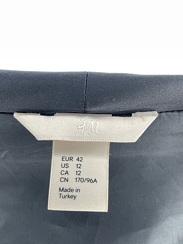 42 Beden siyah Renk H&M Yelek %70 İndirimli.