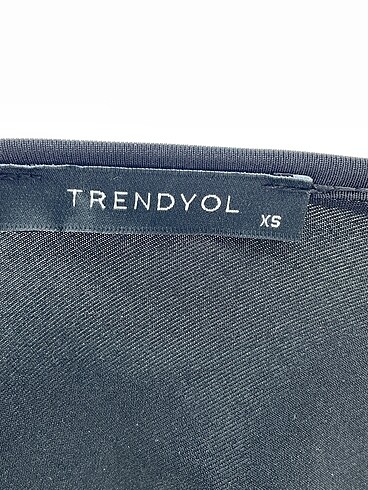 xs Beden siyah Renk Trendyol & Milla Bluz %70 İndirimli.