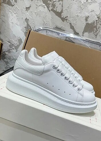 38 Beden beyaz Renk ALEXANDER MCQUEEN BEYAZ SPECİAL