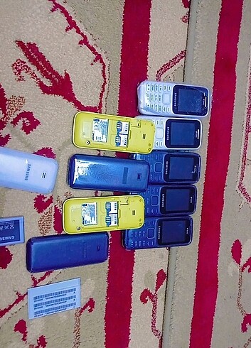 Sıfır ürün tuşlu telefonlar Samsung 