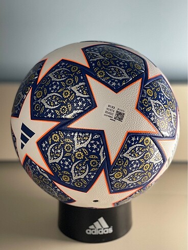  adidas istanbul profesyonel futbol topu