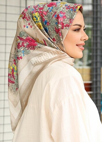 Hermes ital ipek esarp