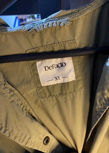 Yeşil Düğmeli Kadın Ceket - Görsel 3