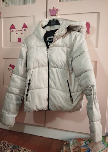 Bershka beyaz sisme mont - Görsel 2