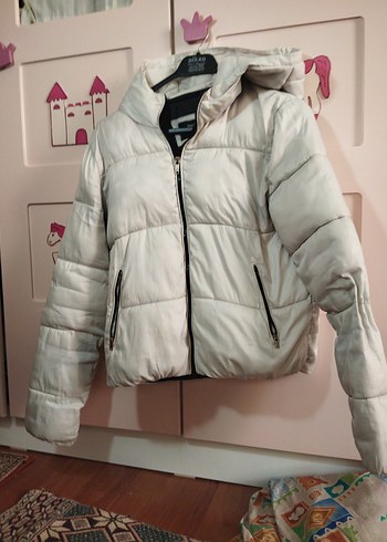 Bershka beyaz sisme mont - Görsel 4