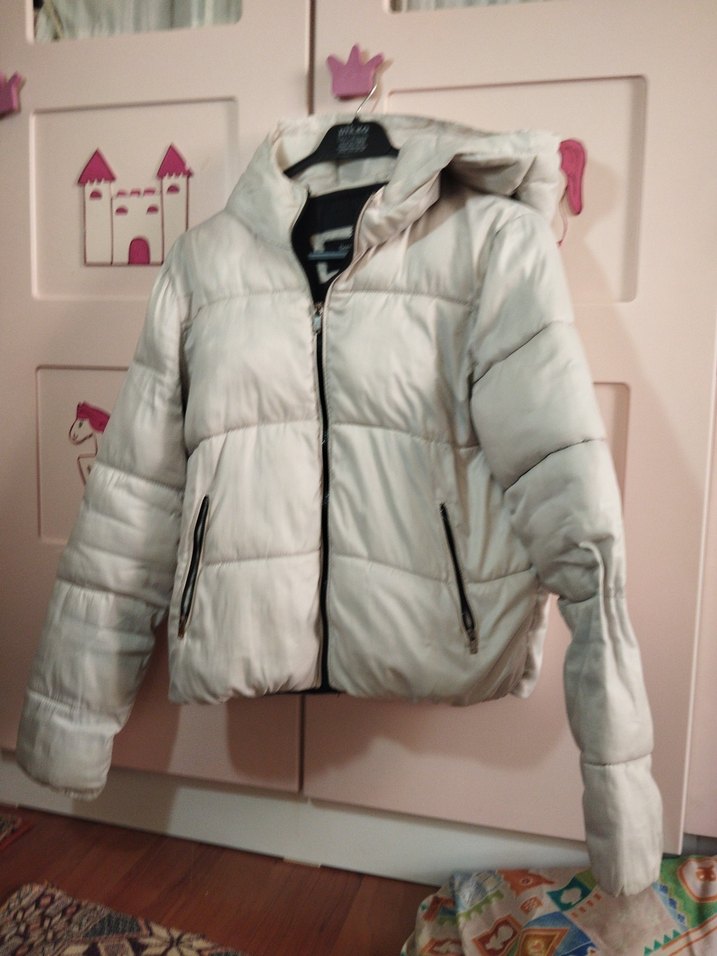 Bershka beyaz sisme mont - Görsel 2