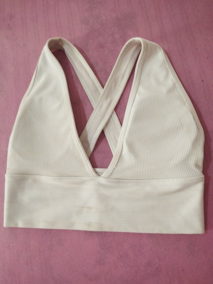 Beyaz V Yaka Kısa Crop Top - Görsel 3