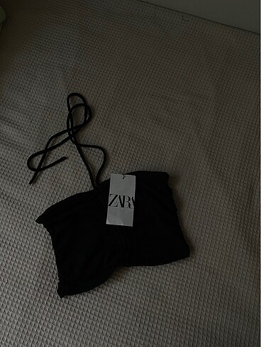 Zara boyundan ipli crop bluz