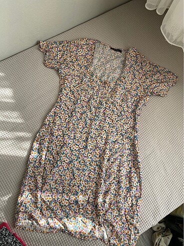 Bershka Çiçekli mini elbise