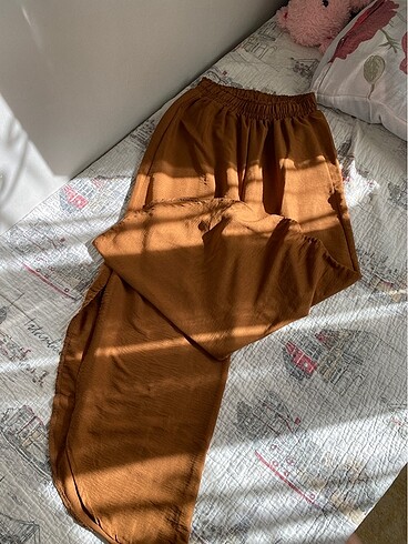 Bershka Bol paça yırtmaçlı yazlık tatil pantolon