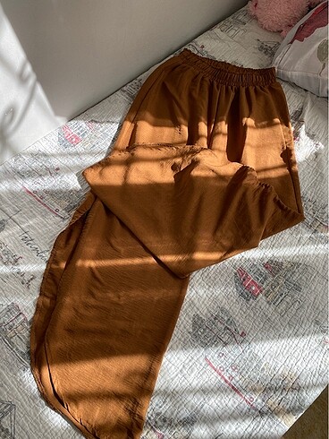 Bol paça yırtmaçlı yazlık tatil pantolon