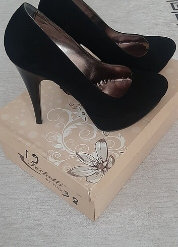 Siyah Nubuk Topuklu Ayakkabı - Görsel 3