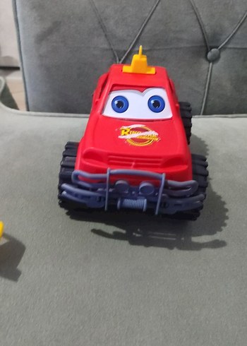 Kırmızı Renkli Oyuncak Araba - Görsel 2