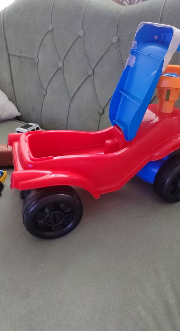 Renkli Kırmızı Oyuncak Araba - Görsel 3