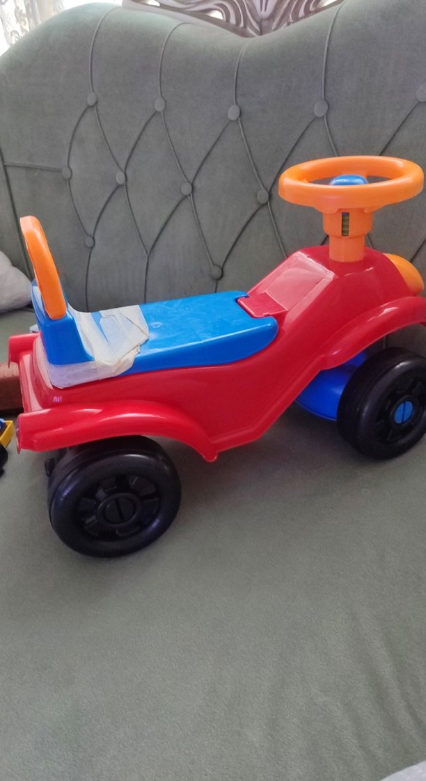 Renkli Kırmızı Oyuncak Araba - Görsel 2