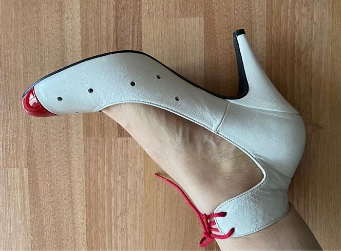 38 Beden beyaz Renk Tasarim deri ayakkabi
