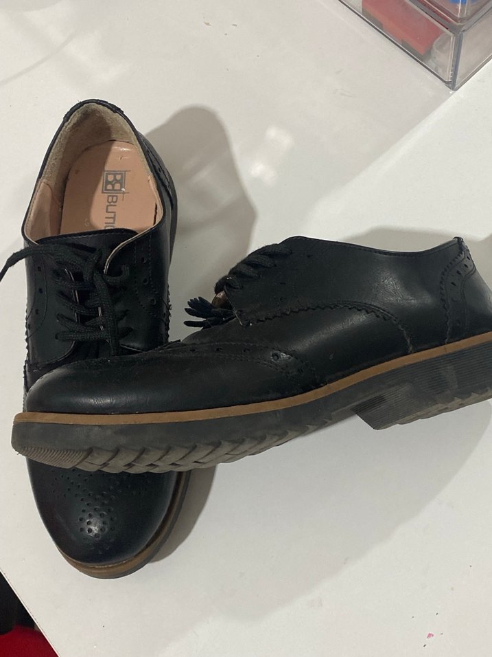 Siyah Bağcıklı Klasik Kadın Ayakkabısı - Görsel 2