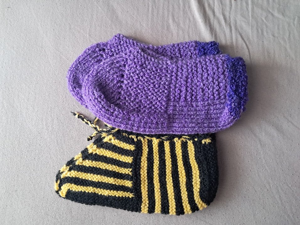 Mor ve Sarı Siyahlı Patik - Görsel 3