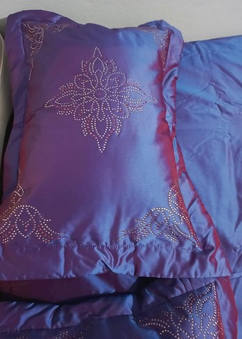 İşlemeli Parlak Mor Yatak Örtüsü - Görsel 9