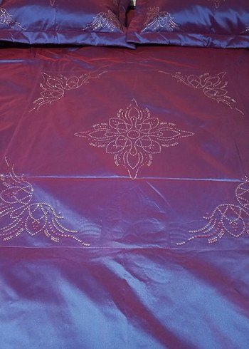İşlemeli Parlak Mor Yatak Örtüsü - Görsel 4