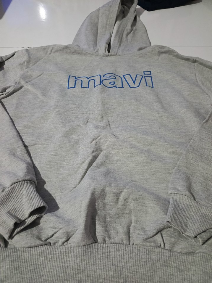 Gri Kapüşonlu Mavi Baskılı Sweatshirt - Görsel 2