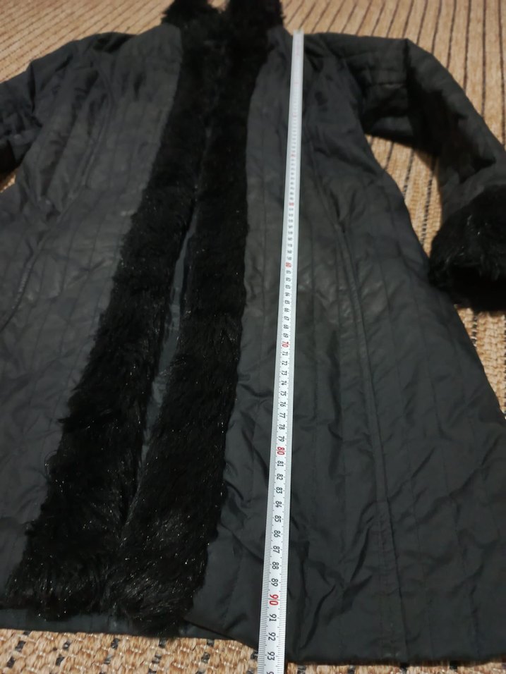 Kürk Detaylı Uzun Siyah Kadın Kaban - Görsel 5