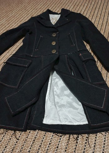 Düğmeli Siyah Kadın Kaban - Görsel 2