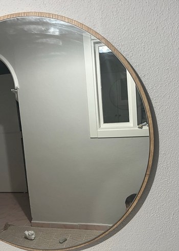 Dresuar Beyaz ve Ahşap Ayaklı Dekoratif Raf - Görsel 8