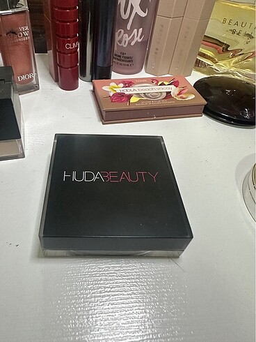 Huda Bronzer