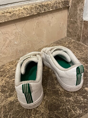29 Beden beyaz Renk Adidas orjınal ayakkabı