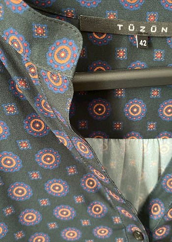 Düğmeli Uzun Kollu V Yaka Kadın Gömlek - Görsel 3