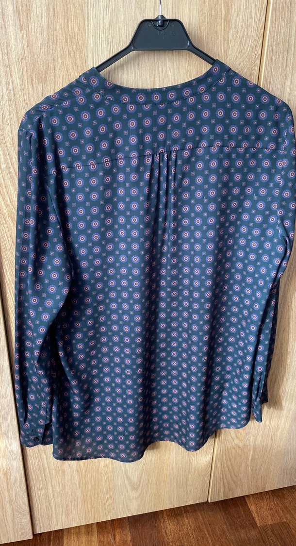 Düğmeli Uzun Kollu V Yaka Kadın Gömlek - Görsel 2