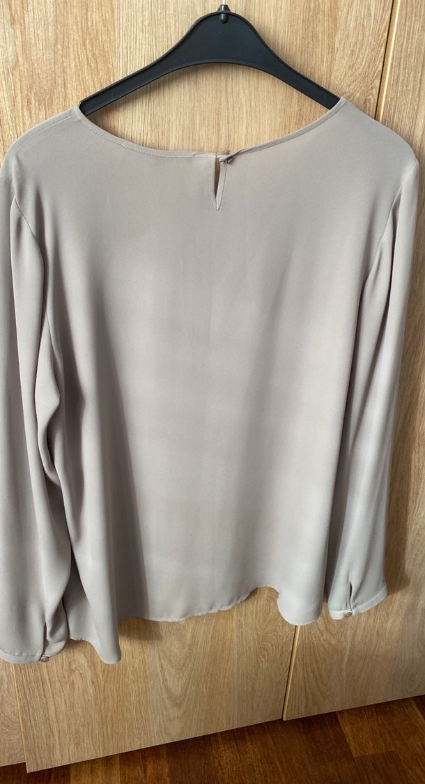 Bej Kadın Uzun Kollu Sade Bluz - Görsel 3