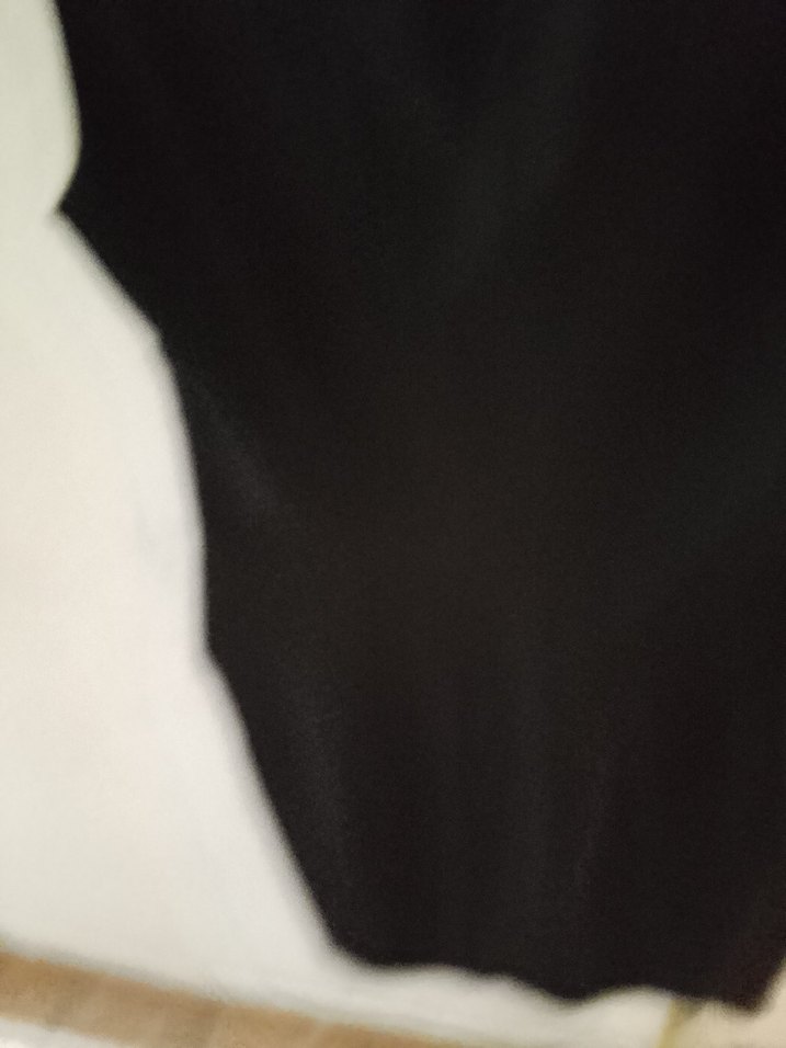 Drapeli V Yaka Siyah Midi Elbise - Görsel 4