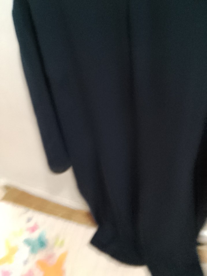 V Yaka siyah uzun elbise - Görsel 3