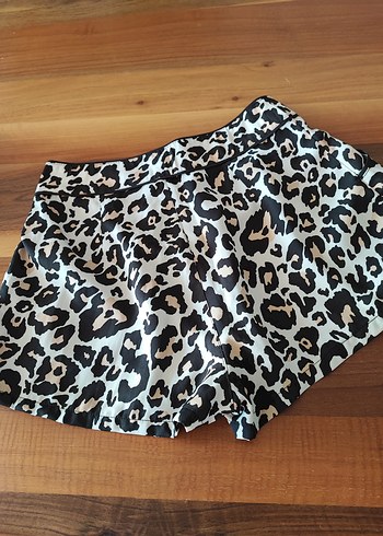 Trendyol & Milla Leopar Desenli Mini Şort