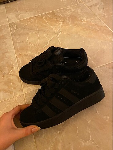 Adidas campus