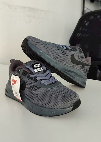 Bay ve bayan Nike Gri Erkek Spor Ayakkabısı