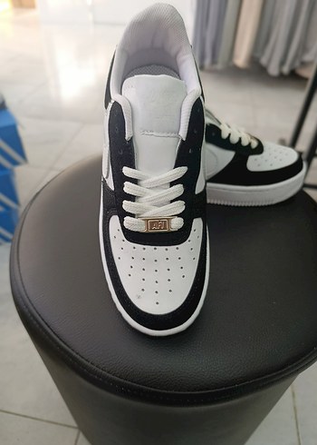 Adidas bayan Siyah Beyaz Spor Ayakkabı