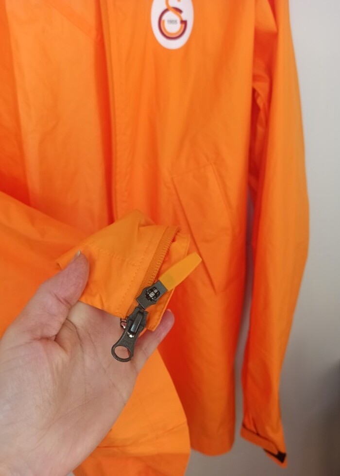 Galatasaray 23-24 sezon Yağmurluk  - Görsel 2