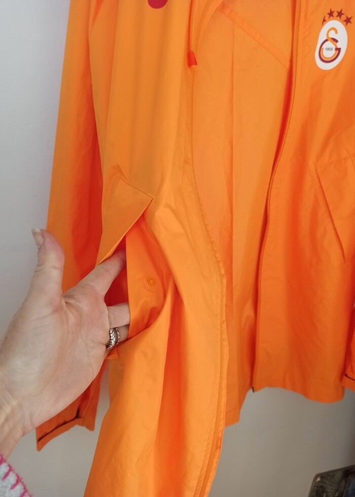 Galatasaray 23-24 sezon Yağmurluk  - Görsel 4